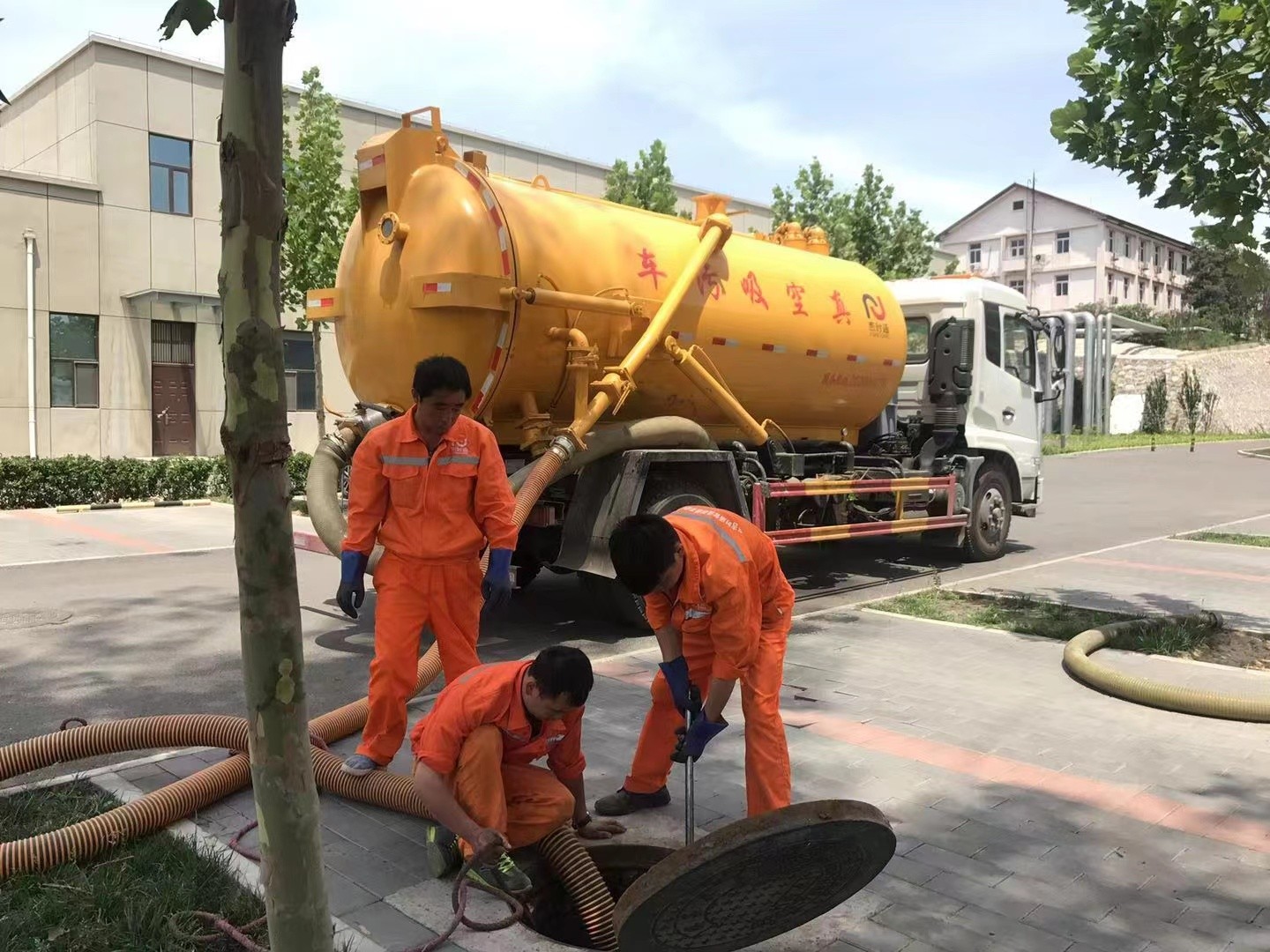 建平化粪池清理与5-8吨吸粪车施工效率分析